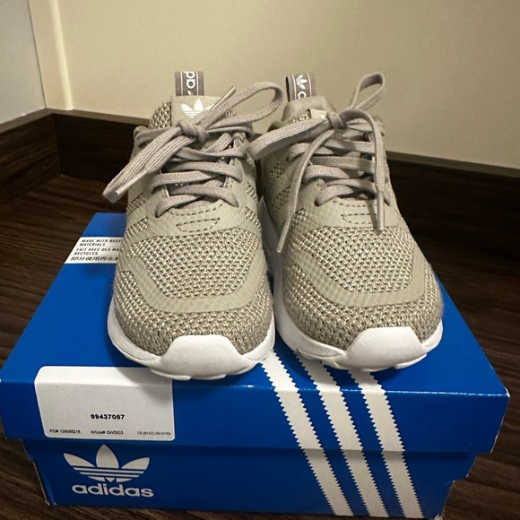 Adidas multitx toddler shoes - Picture 2 of 6